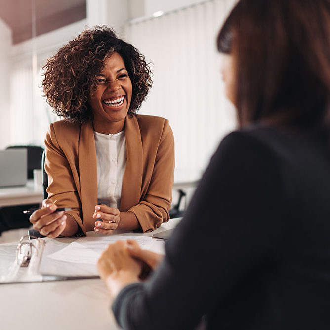 Luma_ Female financial advisor consulting a client